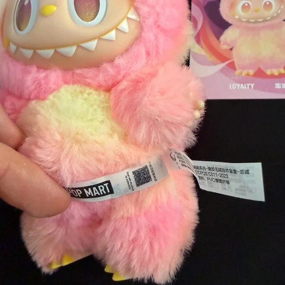 POP MART Labubu BIE Loyalty - Picture 2 of 6